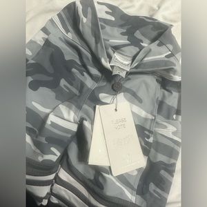 Bombshell grey camo leggings size medium brand new with tags
